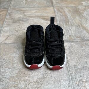 Air Jordan 11 Retro Bred TD Shoe Size 4c Black 378040-061 Preowned